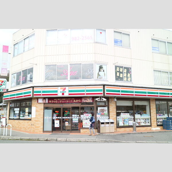 現地周辺 (セブンイレブン神戸田尾寺駅前店(222m))