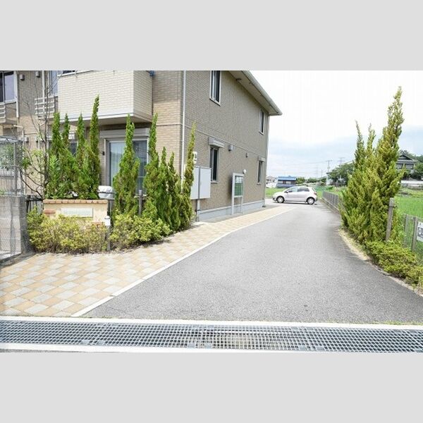 エントランス (入口)