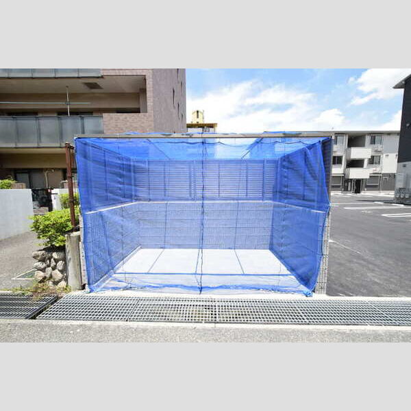 現地周辺 (入居者様専用ゴミ置場)