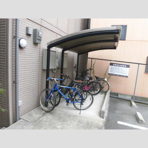 現地周辺 (駐輪場)