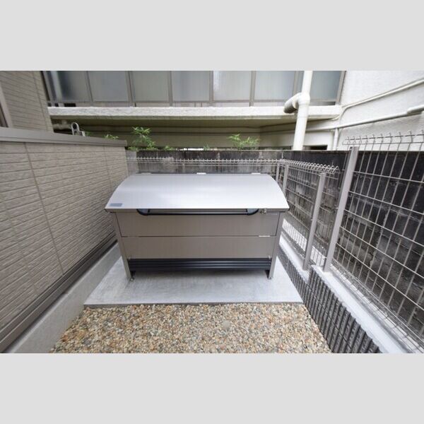 現地周辺 (入居者様専用ゴミ置場)