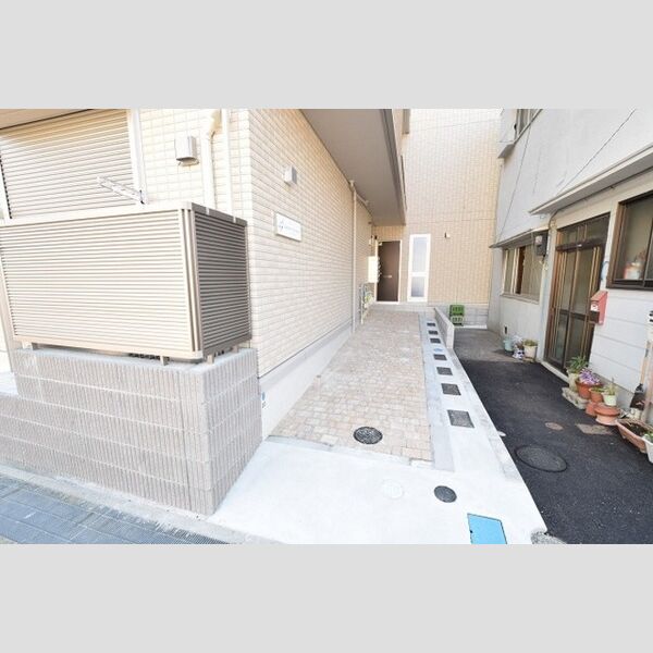 エントランス (入口)