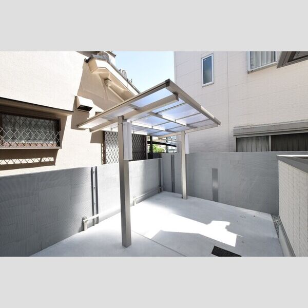 現地周辺 (駐輪場)