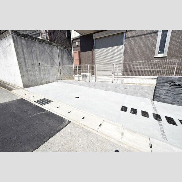 駐車場 (駐車場)
