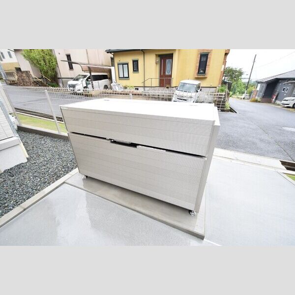 現地周辺 (入居者様専用ゴミ置き場)