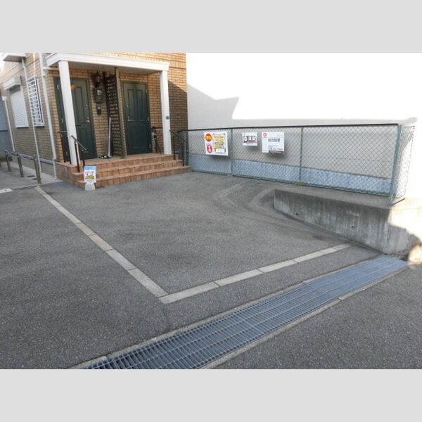 駐車場 (駐車場)