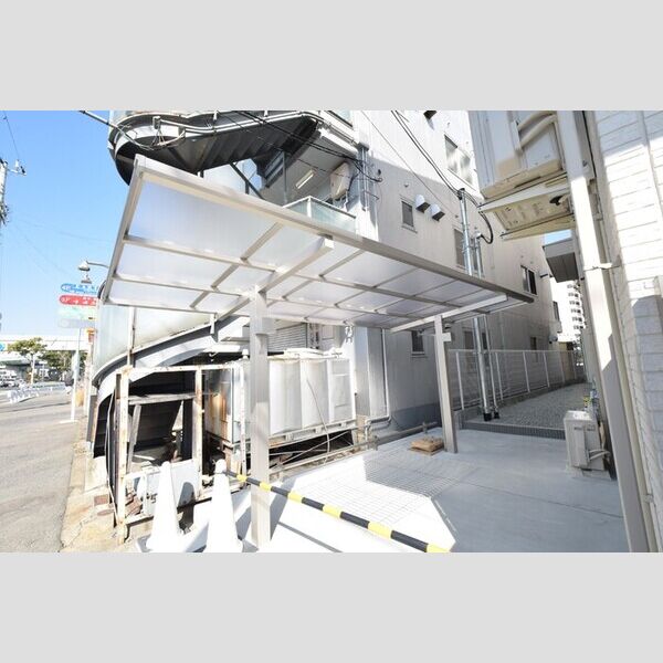 現地周辺 (駐輪場)