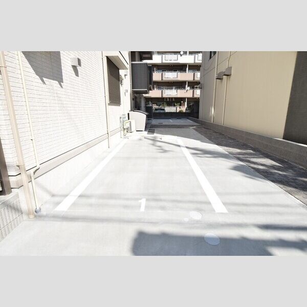 駐車場 (駐車場)