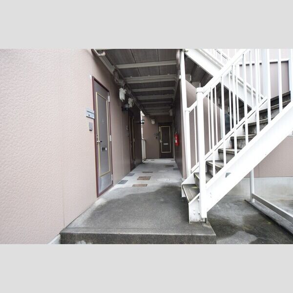 現地周辺 (1階廊下)