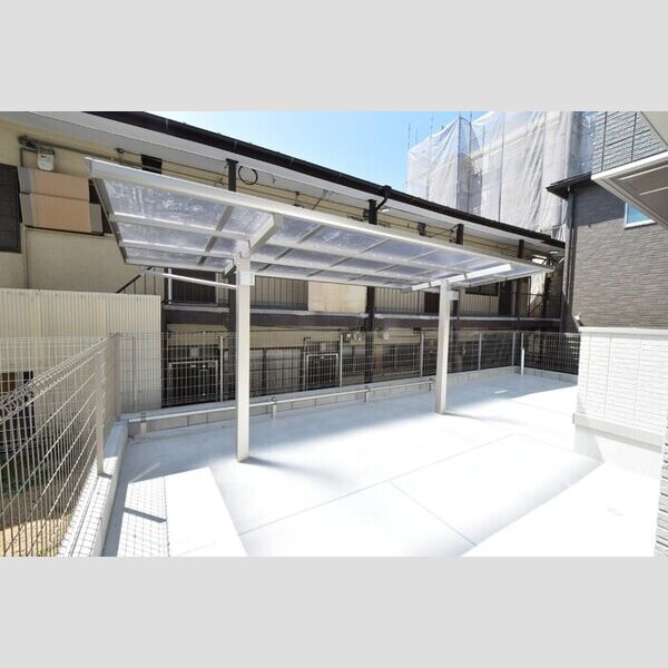 現地周辺 (駐輪場)