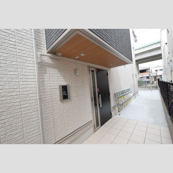 エントランス (エントランス)