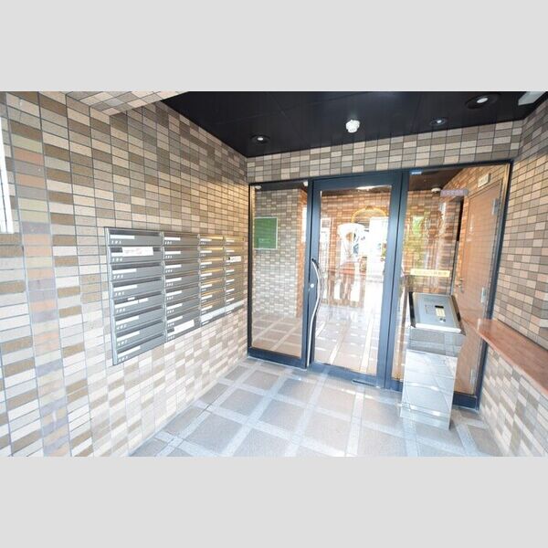 エントランス (エントランス)