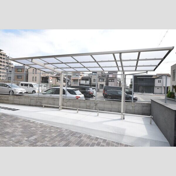 現地周辺 (駐輪場)