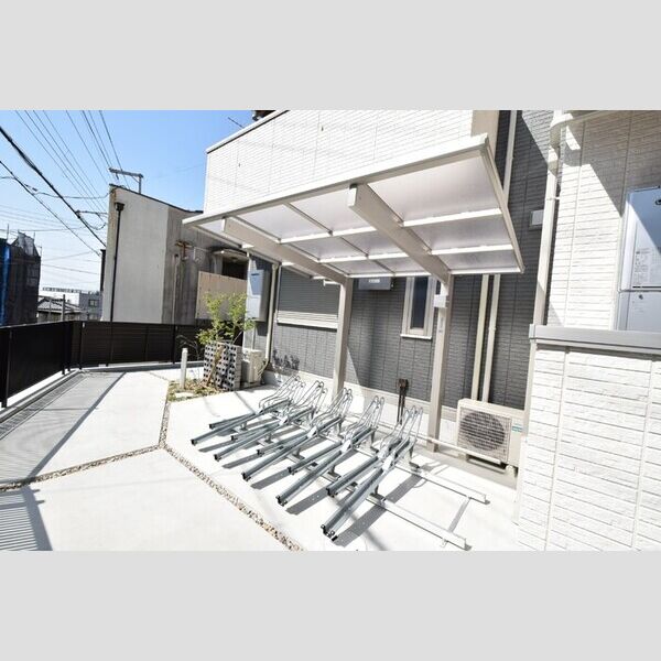 現地周辺 (駐輪場)