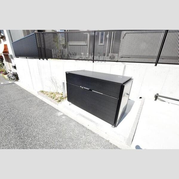 現地周辺 (入居者様専用ゴミ置場)