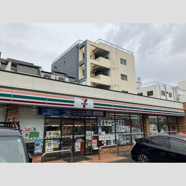 現地周辺 (セブンイレブン【350m】)