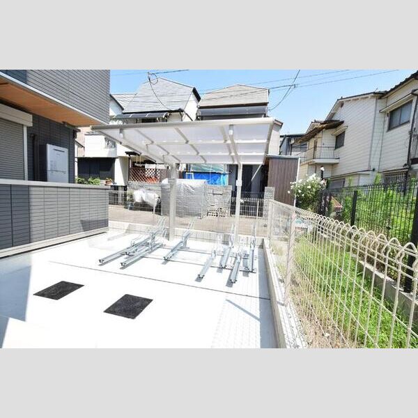 現地周辺 (駐輪場)