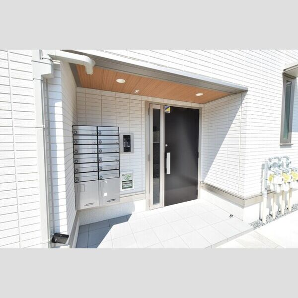 エントランス (エントランス)