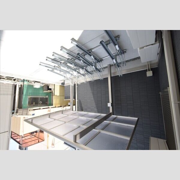 現地周辺 (駐輪場)