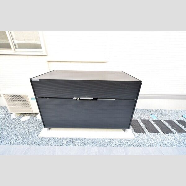 現地周辺 (入居者様専用ゴミ置場)