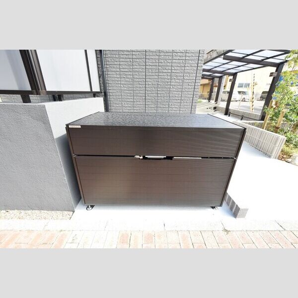 現地周辺 (入居者様専用ゴミ置場)