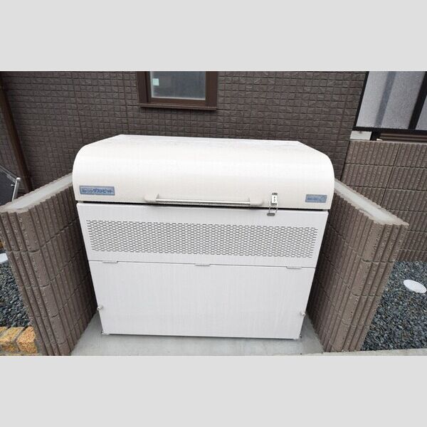 現地周辺 (入居者様専用ゴミ置場)