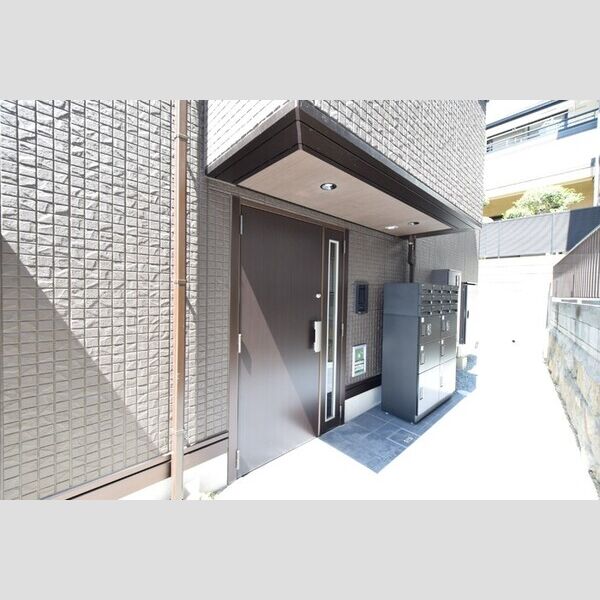 エントランス (エントランス)