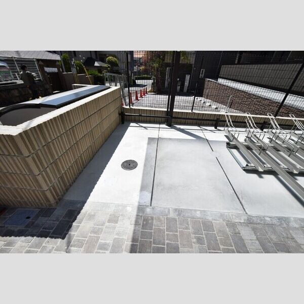 駐車場 (バイク置場)