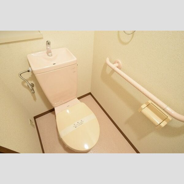 トイレ (トイレ)