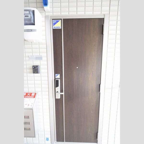 玄関 (玄関ドア)