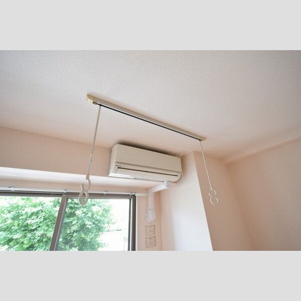 その他設備 (物干しバー)