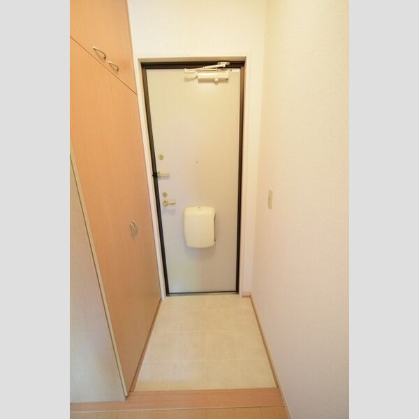 玄関 (玄関スペース)