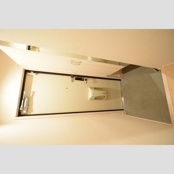 玄関 (玄関スペース)