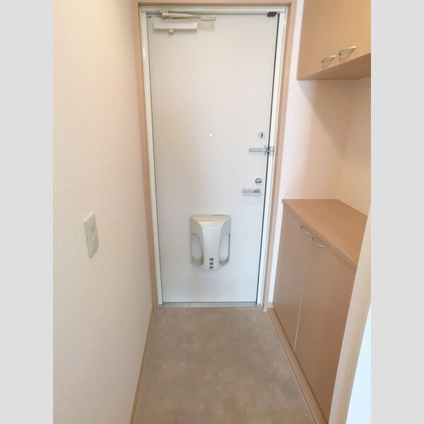 玄関 (玄関スペース)