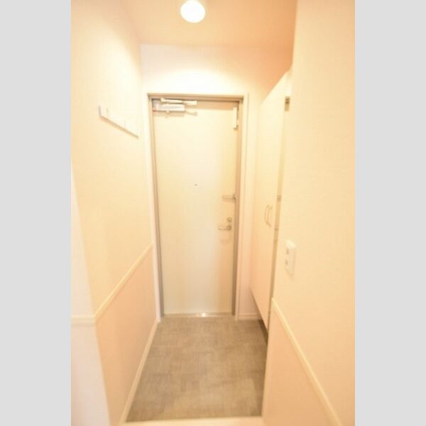 玄関 (玄関スペース)