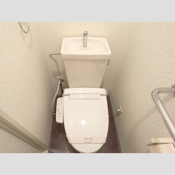 トイレ (温水洗浄暖房便座)