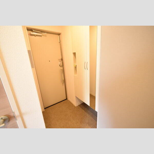 玄関 (玄関スペース)