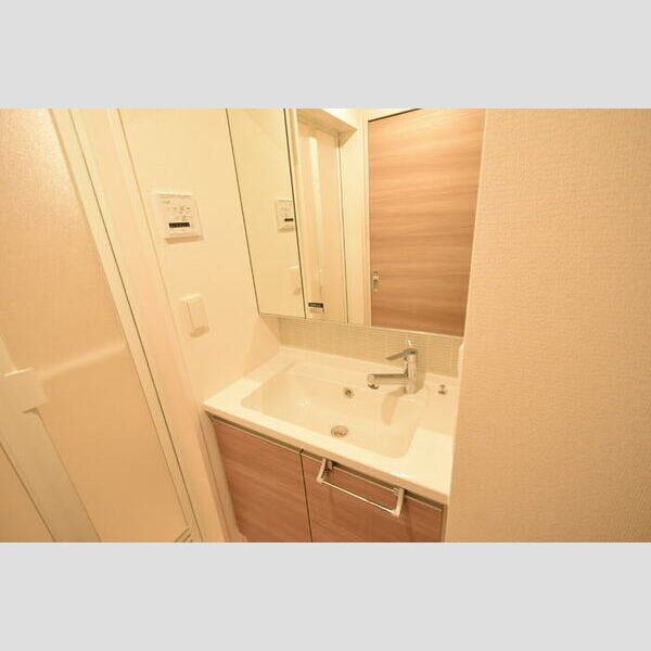洗面所 (洗髪洗面化粧台)