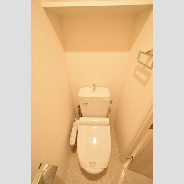 トイレ (温水洗浄暖房便座)