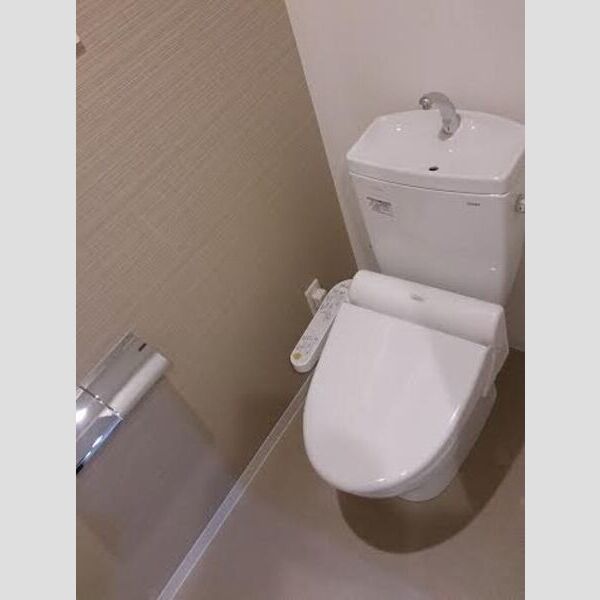 トイレ (トイレ)