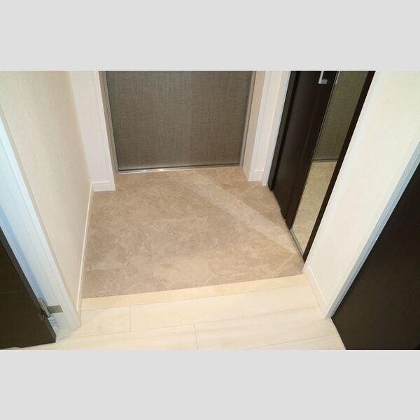 その他 (玄関スペース)