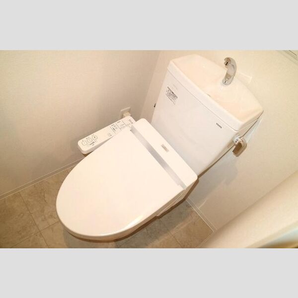 トイレ (温水洗浄暖房便座)