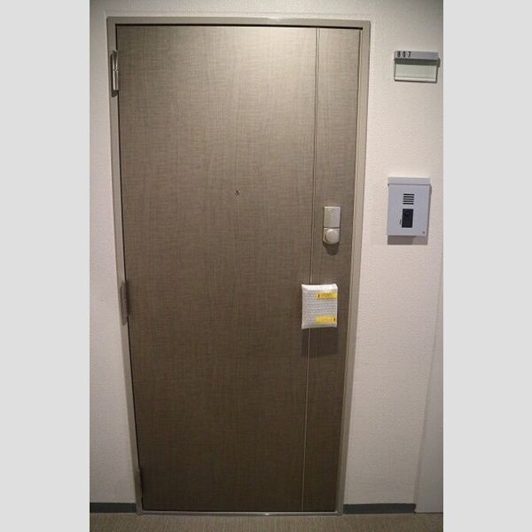 玄関 (玄関ドア)