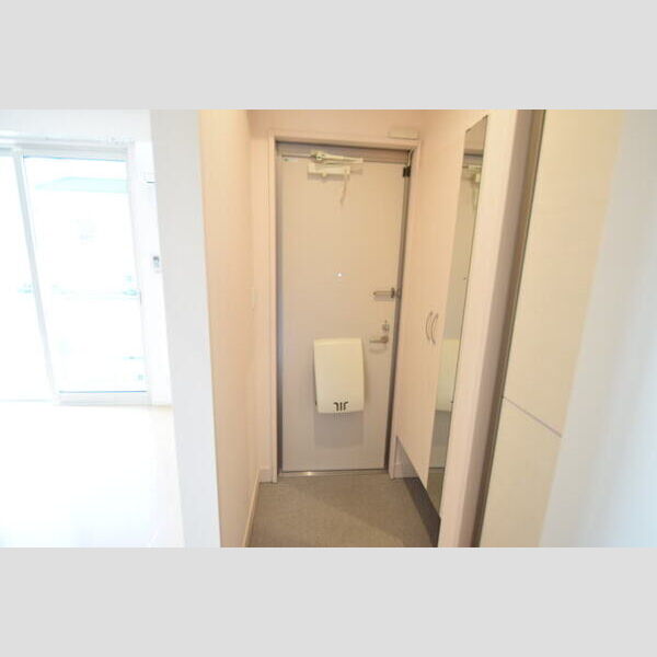 玄関 (玄関スペース)