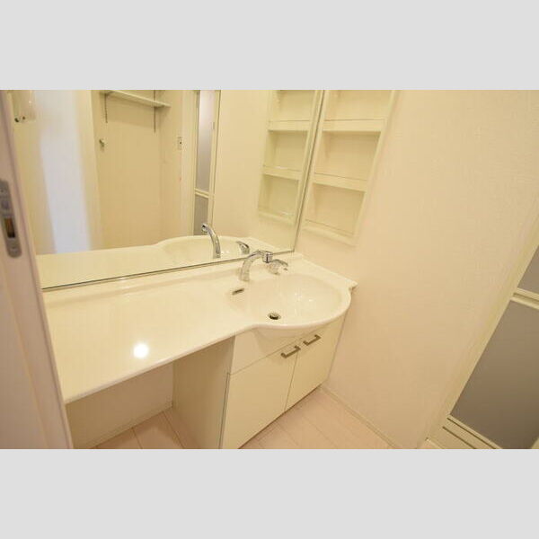 洗面所 (洗髪洗面化粧台)