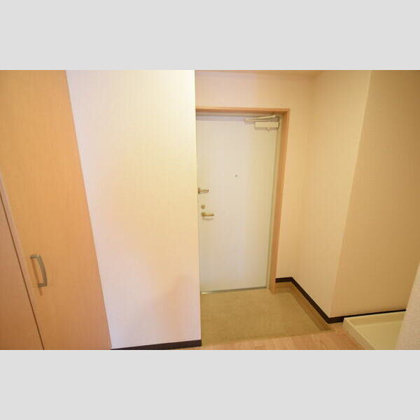 玄関 (玄関スペース)