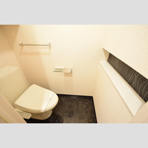 トイレ (温水洗浄暖房便座)