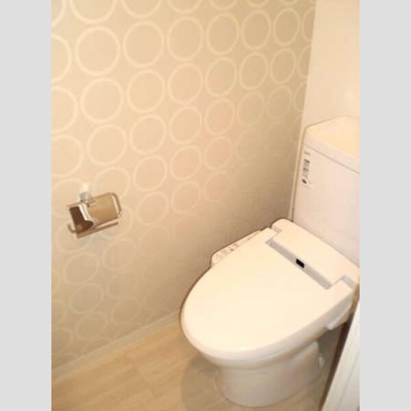 トイレ (トイレ)