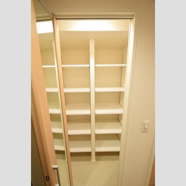 玄関 (シューズBOX!)