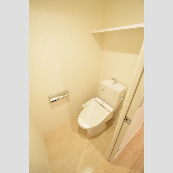 トイレ (温水洗浄便座!)